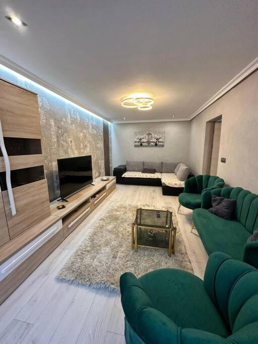 Stylish Apartment In Dambu Târgu-Mureş Εξωτερικό φωτογραφία